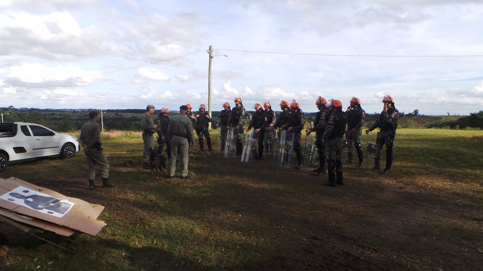 Treinamento aconteceu no Parque de Eventos, em Santa Cruz do Sul