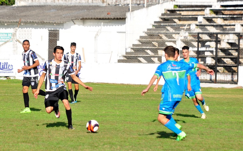 Garotos do Galo foram surpreendidos em casa