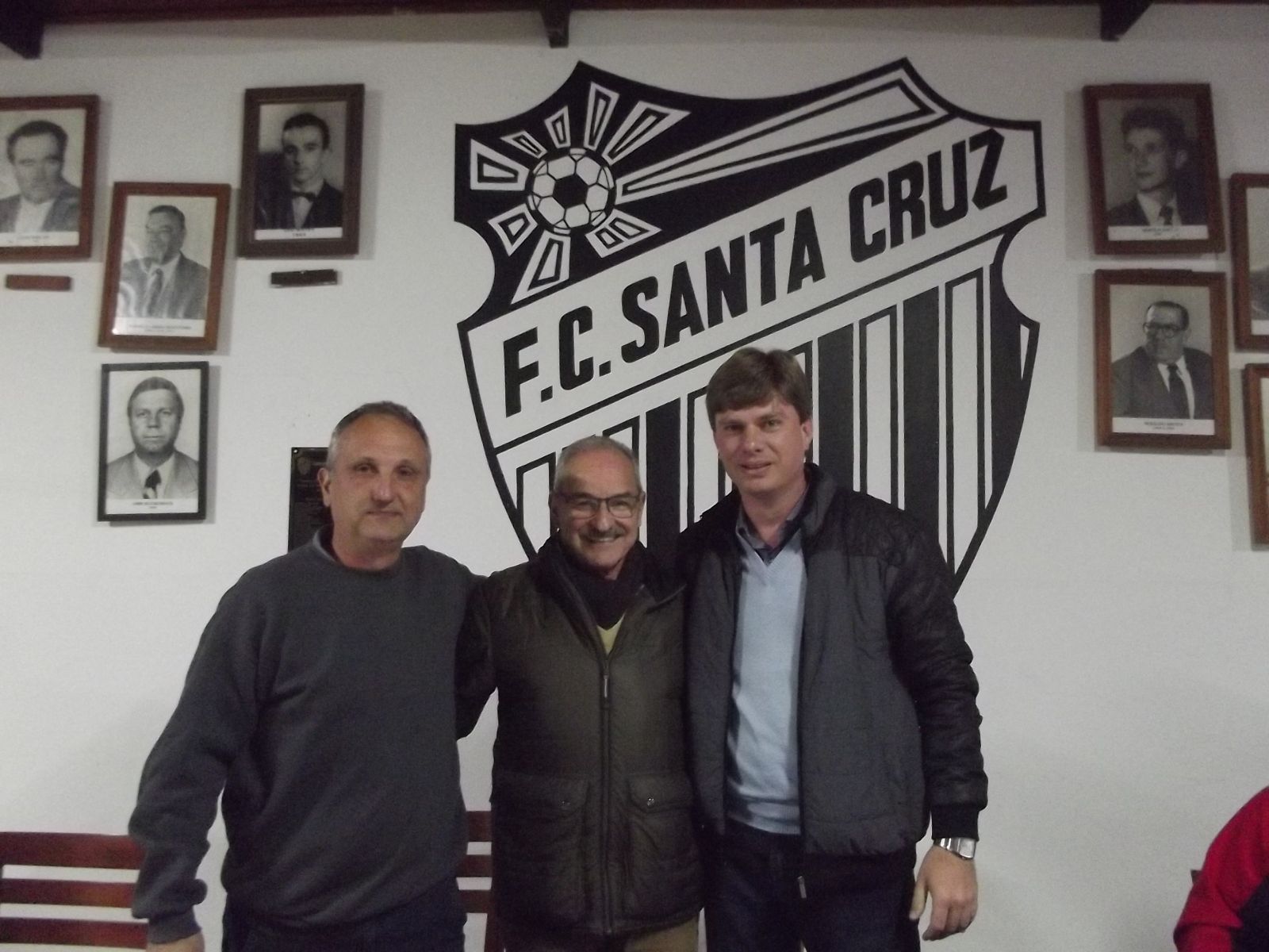 Presidente sérgio Pilz, o presidente do Conselho Deliberativo, Paulo Jucá, e o vice-presidente do clube, Henrique Hermany