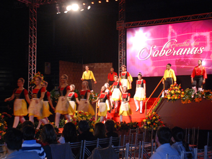 Apresentações artísticas foram realizadas durante toda a escolha