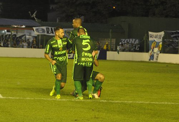 Jogadores vibraram com a vitória em cima do Grêmio