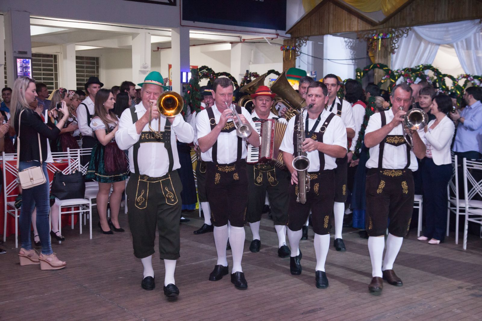 Bandas itinerantes estarão pelo Parque da Oktoberfest