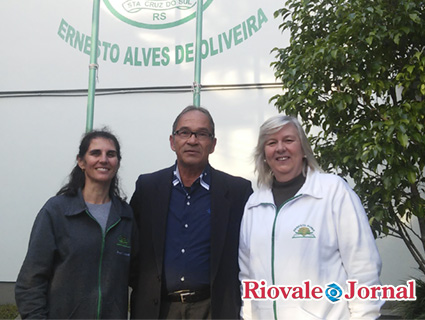 Assistente Financeira, Adilani Prochnow, Paulo Cardoso, presidente do CPM, Lizete Kessler Gassen, diretora da Escola