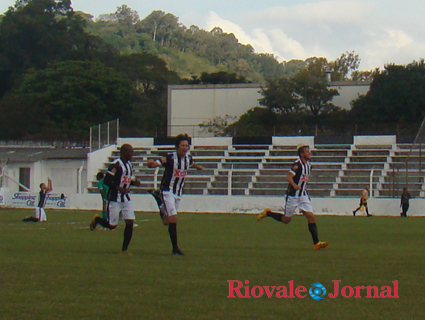 Galo comemorou a permanência na Divisão de Acesso: Xô, Terceirona!