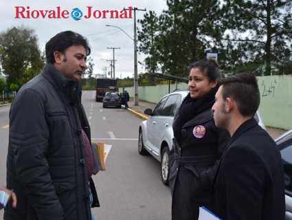 Candidato pelo PT, Gerri Machado (ˆ esquerda) garante que quer fazer valer os impostos pagos e oferecer um servio pœblico de qualidade para a popula‹o