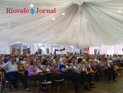 Cerca de 500 associados do Distrito LD2 do Lions Club International se reuniram no Parque da Oktoberfest