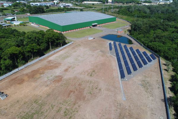 Com a tecnologia, a usina solar vai produzir toda a energia utilizada pela Central de Distribui‹o