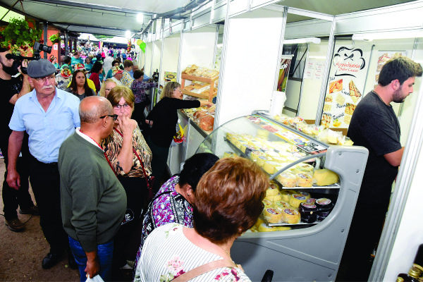 Feira da Agricultura Familiar é destaque na Oktoberfest