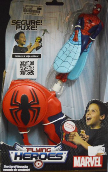 Brinquedos dos personagens como o Homem Aranha