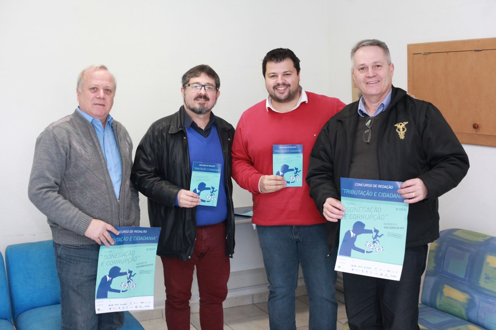 Representantes do Comitê estiveram no Riovale Jornal, Valdir Bruxel (Assemp), ao lado do diretor do Jornal André Dreher que também recebeu Guilherme Pedroso da Silva (OAB) e Ricardo André Machado (Unisc)