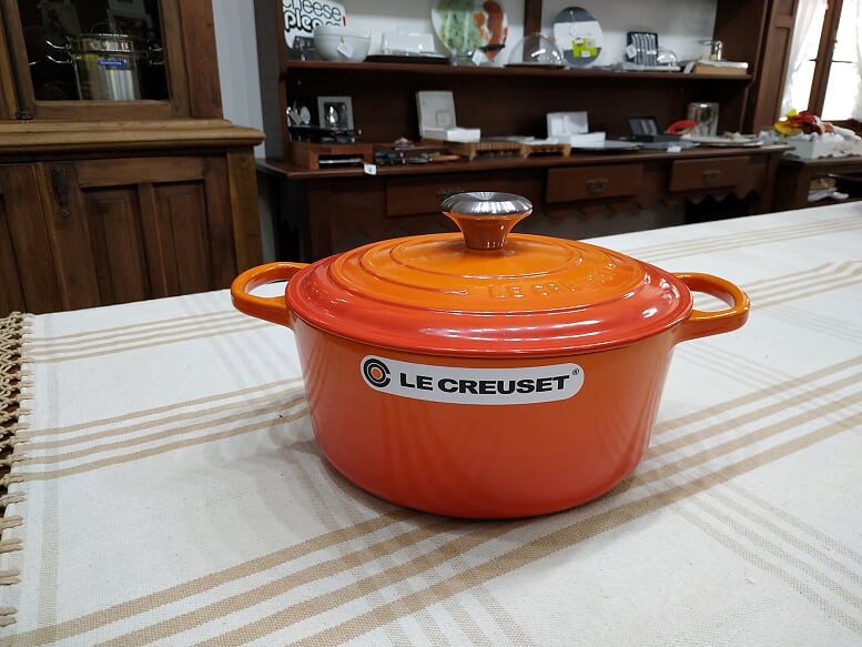 Panela da famosa marca Le Creuset garante durabilidade ’mpar 