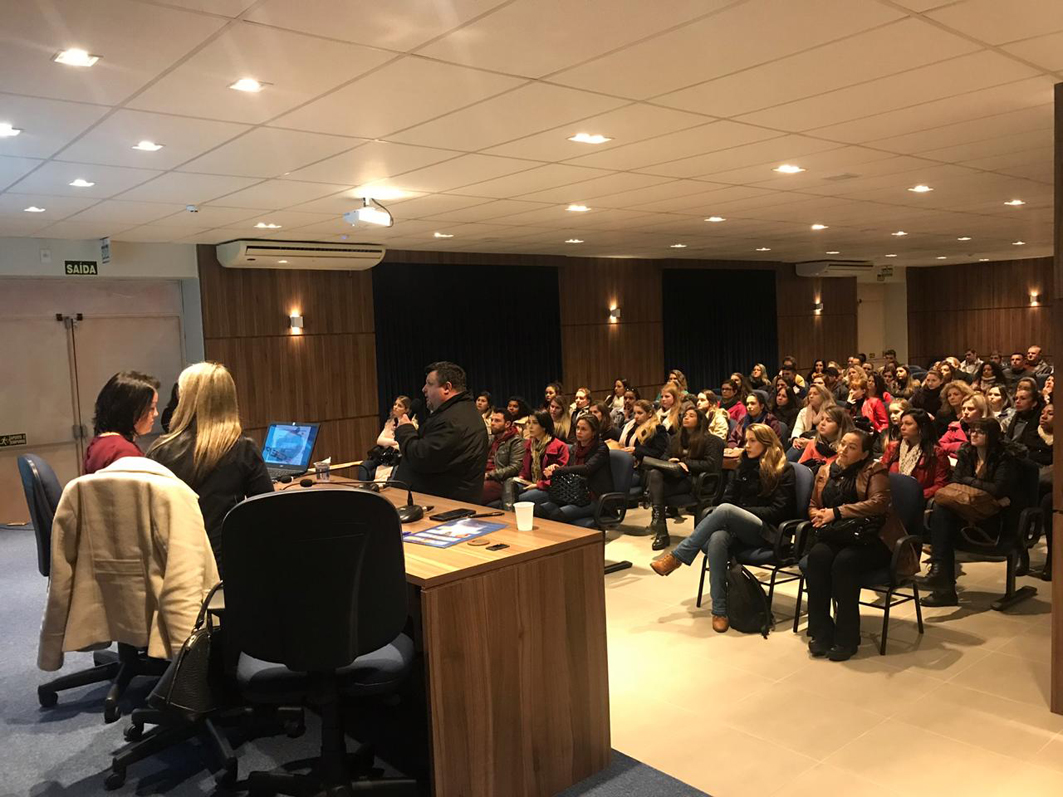 Seletiva presencial da equipe de recepcionistas da 35ª Oktoberfest aconteceu na terça-feira