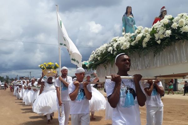 Homenagem foi feita na beira da praia em Tramandaí