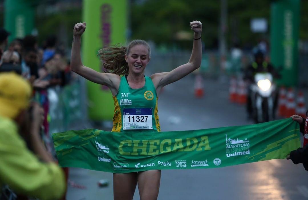 Jaqueline Weber é campeã dos 7,5km no geral feminino