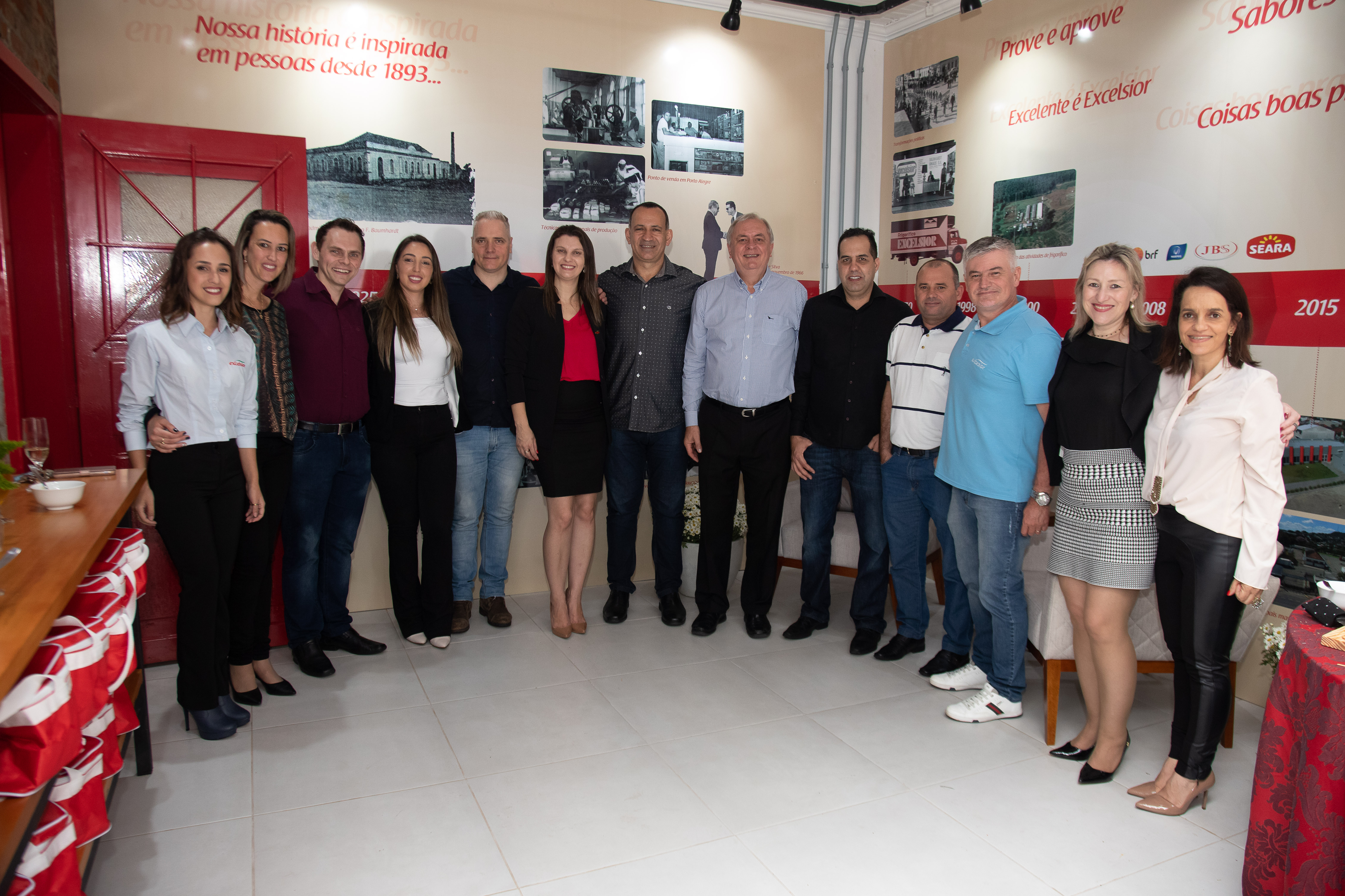 Equipe de apoio durante a inaugura‹o