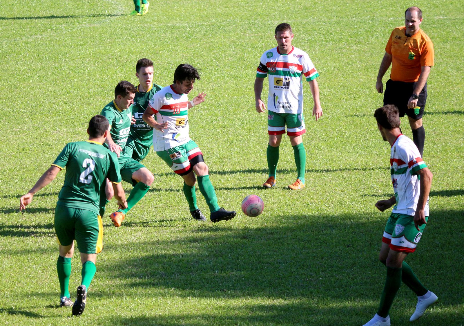 Linha Nova bateu o Linha Santa Cruz no Estádio do Imigrante neste domingo