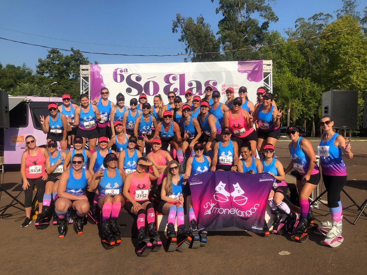 Grupo levou o prêmio destaque como maior equipe de Kangoo com 54 atletas