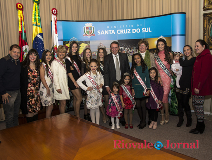 Misses foram recebidas pelo prefeito Telmo Kirst na manhã desta segunda no Salão Nobre do Palacinho