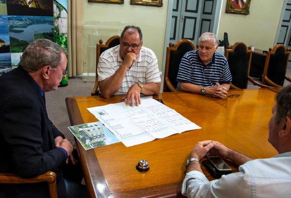 Telmo Kirst, Elói Adolfo Quoos e Flávio Bender na apresentação do projeto, realizada nesta segunda-feira