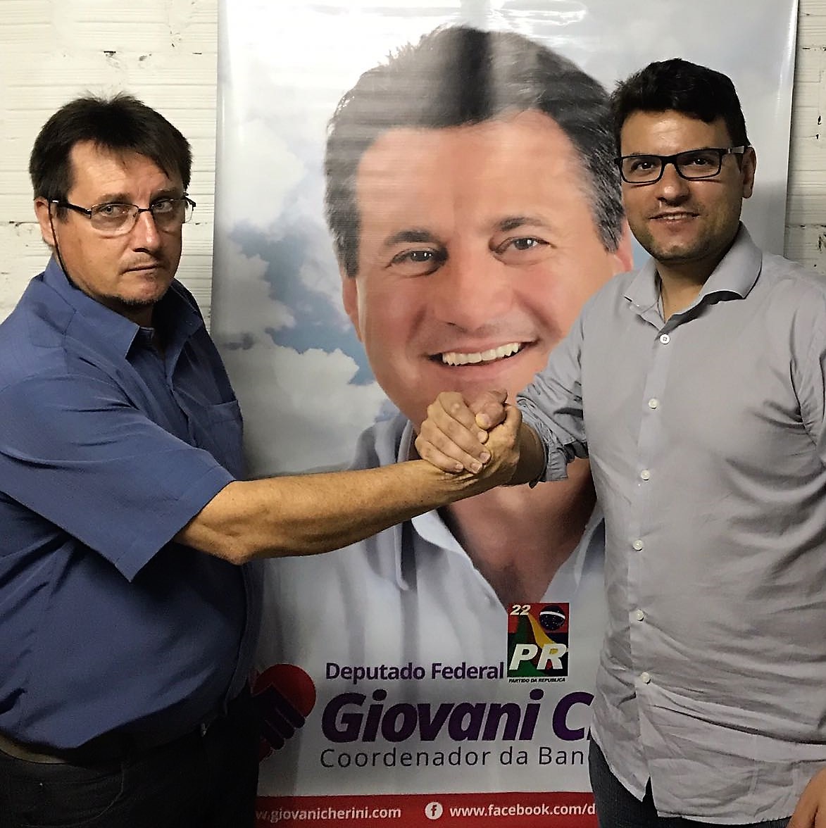 O novo vice-presidente do PR de Santa Cruz, Raul Henn, com o assessor do deputado federal Giovani Cherini, o santa-cruzense Lu’s Henrique Kittel