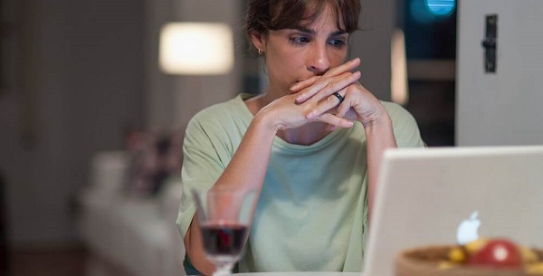 Entre tantos problemas, Rosa também precisa lidar com as atitudes incompreensíveis de sua mãe