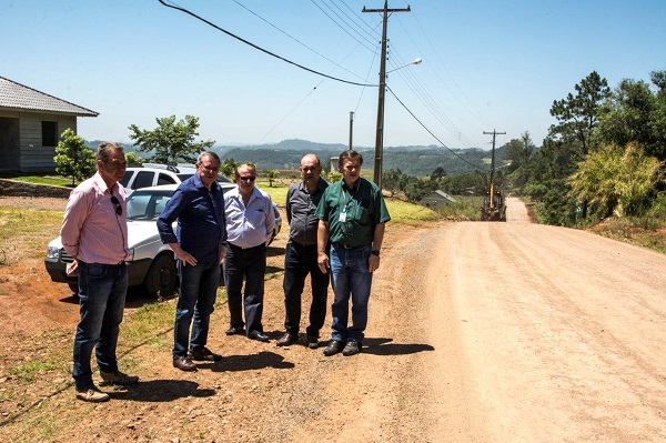 Prefeito e secretários visitaram as obras nessa segunda-feira