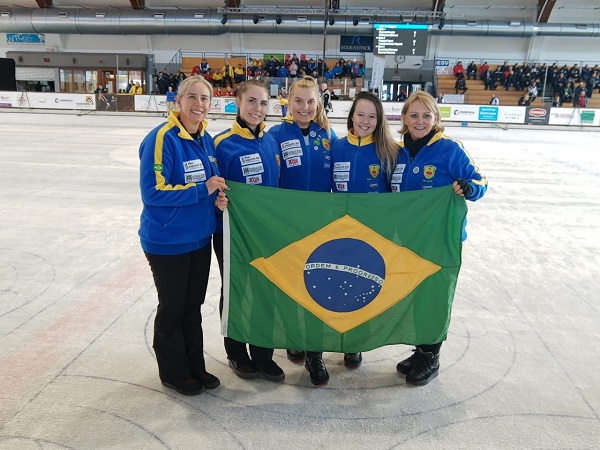 Equipe adulta feminina do Brasil venceu grupo B no mundial de Regen