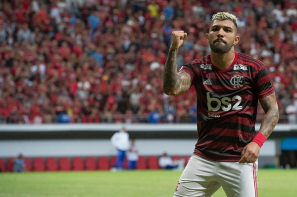 Gabriel Barbosa, o Gabigol, repetiu feito de Zico em 1981: marcou dois gols na final da Copa Libertadores