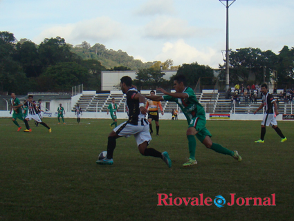 Santa Cruz e Santo Ângelo empataram em 1 a 1 nos Plátanos: Galo venceu o mata-mata no saldo qualificado