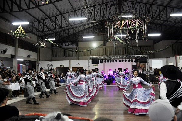 Prestigie a apresentação do grupo nesta manhã de sábado