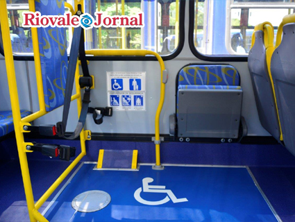 Todos os ônibus contam com rampas de acessibilidade