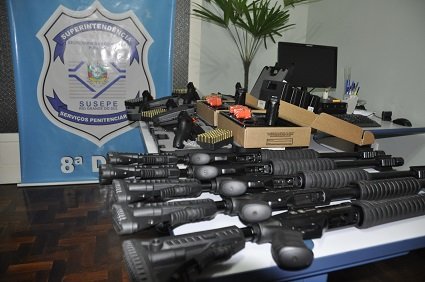 Armas foram entregues em cerimônia na 8ª DPR, em Santa Cruz do Sul